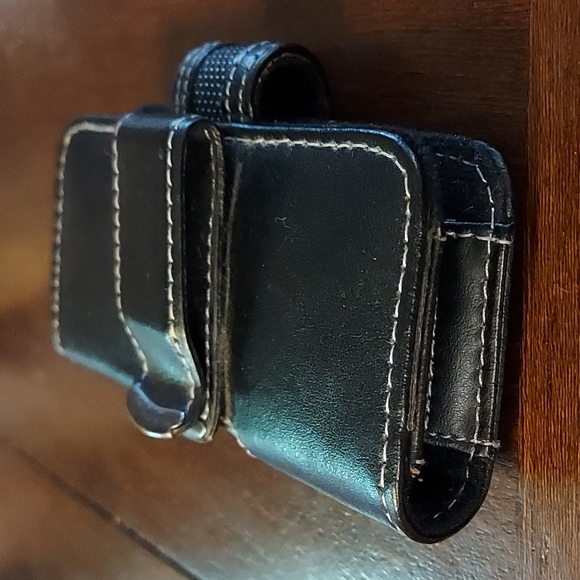 VTG Leather Flip Phone / Pager Case with Belt Clip - Picture 5 of 5